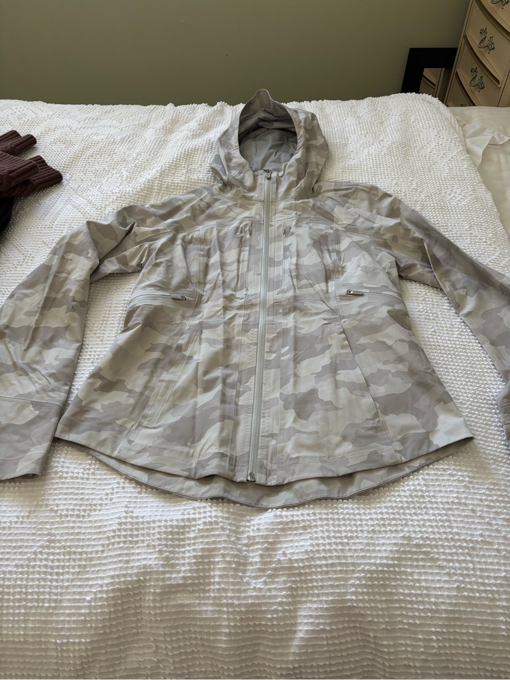 Lululemon Break a Trail Jacket Heritage 365 Camo White Opal Size 10